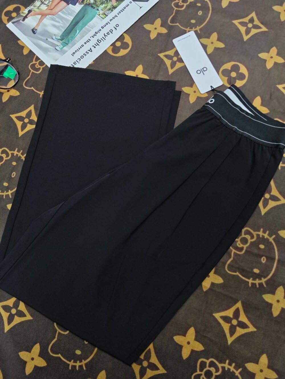 🏆ALO Yoga Relaxed Fit Suit Up Trouser Black, New with tags, Regular 30 inches - Picture 5 of 7